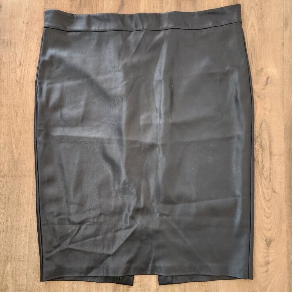 Universal Standard Silaro Faux Leather Skirt Minimalist Sz XL (26-28) Pull On